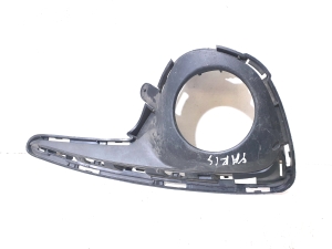  Front bumper fog lamp cover holder 