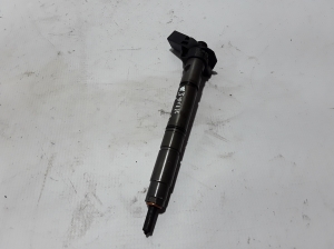  Fuel injector 