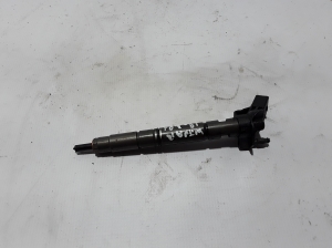  Fuel injector 