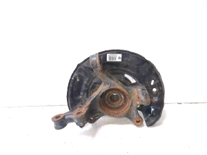 TOYOTA Yaris (2011–2020) Front wheel hub 400561 - 2