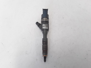  Fuel injector 