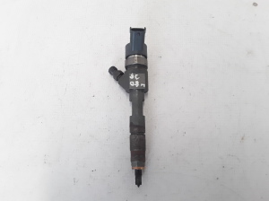  Fuel injector 