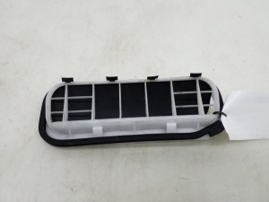  Rear wing ventilation grille 