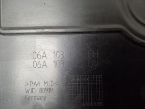 Volkswagen Golf IV (1997–2003) Cache moteur 06A103925BH - 3