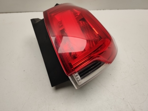  Rear corner lamp 