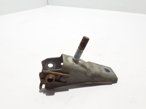 Rear axle bracket - 6775900