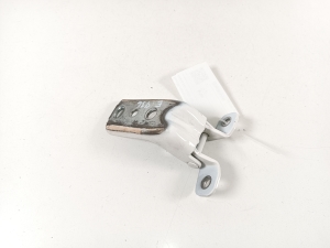 Ford Mustang (2005–2014) Esiukse ülemine hing - 2