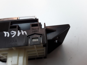 Suzuki Swace I (2020–2026) Parking brake switch 75K815 - 3