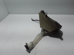  Windscreen washer tank front 