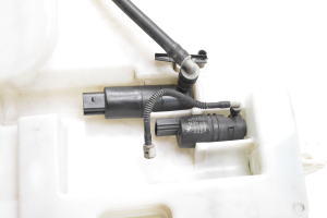 BMW X6 E71 (2008–2014) Scheibenwaschbehälter vorne 7161476 - 5