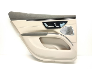 Tagumise külgukse polster ja selle osad - A2967305100