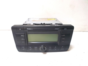  Radio / CD-Player / DVD-Player / Navigation 