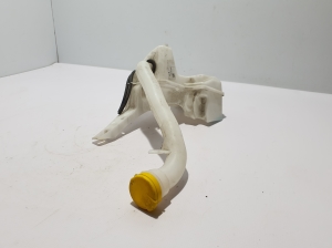 RENAULT Clio IV (2012–2019) Front washer fluid reservoir 289104250R - 3