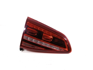 Tail light on trunk lid - 5G0945307F