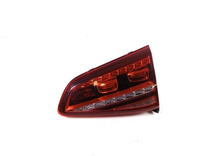 Tail light on trunk lid - 5G0945308F