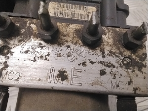 Subaru Impreza (2000–2007) Bloc ABS 27534FE250 - 3