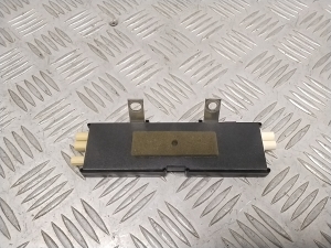 Volkswagen Multivan V (2003–2026) Antenna amplifier 7H5035532B - 3