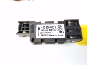 Volkswagen Phaeton (2002–2017) Airbagsensor 4B0959643E - 2