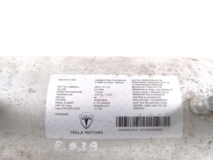 Tesla Model S S (2012–2026) Stoßdämpfer-Ausgleichsbehälter 600640800B - 2
