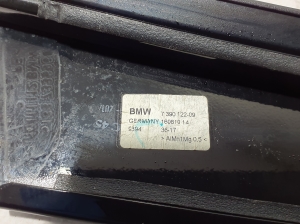 BMW 5 SERIES G30 (2016–2026) Esiukse klaasi välimine liist 7390122 - 2