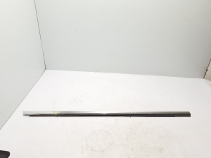Priekšējo durvju stikla ārējā līste - A2537200224