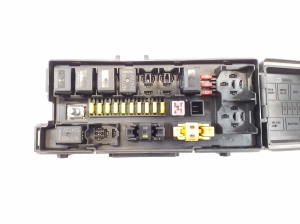 Jeep Grand Cherokee WK (2004–2010) Drošinātāju bloki 04692167AB - 2