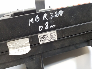 Mercedes Benz R-Class 251 (2006–2017) Fuse box in the trunk A1645403072 - 3
