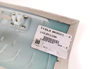 Tesla Model S S (2012–2026) Priekšējā statņa iekšējā apdare 100248800E - 4