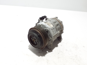   Air conditioner compressor 