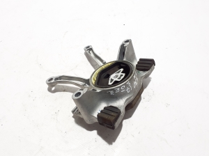 BMW 5 SERIES G30 (2016–2026) Käigukasti kinnitus 6862577 - 4