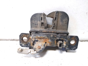 Volkswagen Caddy III (2004–2015) Trunk lid lock - 2