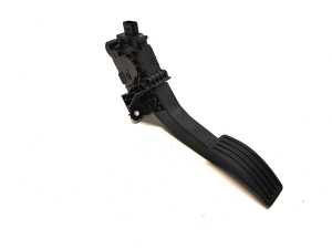 Polestar 2 II (2021–2026) Gaasipedaal 32264188 - 5