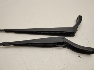 Peugeot 2008 (2013–2026) Windshield wiper arm 9673916780 - 4