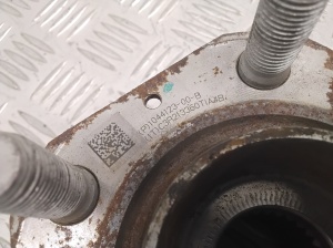 Tesla Model Y Y (2020–2026) Tagumine laager 104412300B - 2