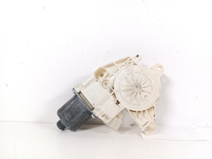 Rear side door window regulator motor - A2048200542