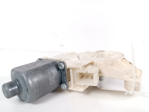 Mercedes Benz C-Class 204 (2007–2014) Rear side door window regulator motor A2048200542 - 3