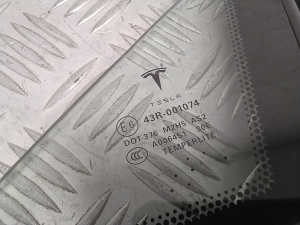 Tesla Model S S (2012–2026) Dreiecksfenster vorne Karosserie - 3