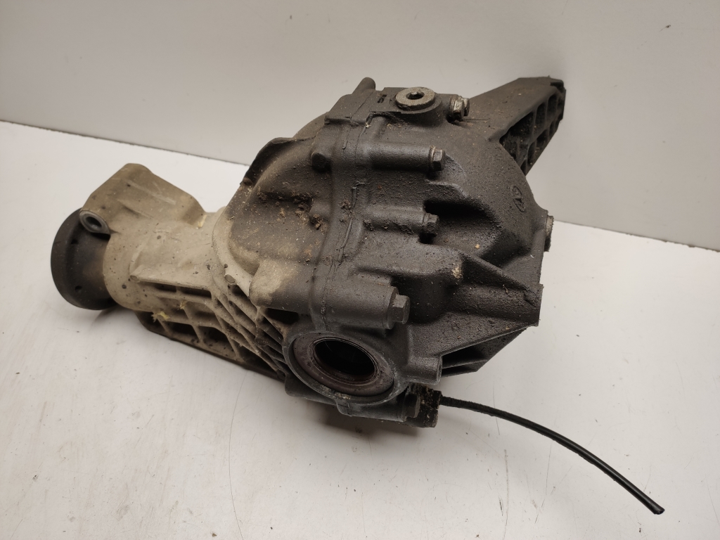 Mercedes Benz ML-Class 163 (1998–2005) Front differential A1633300005 Mercedes Benz ML-Class 163 (1998–2005) Front differential A1633300005