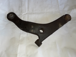 Mitsubishi Grandis (2003–2011) Querlenker vorne MR594326 - 2