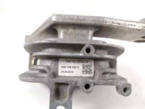 Volkswagen Golf VII (2012–2026) Mootoripadi 5Q0199262S - 3