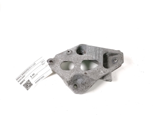 Engine bracket - 6859415
