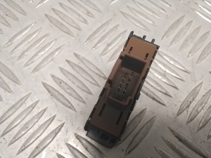 Volkswagen Crafter (2011–2017) Door lock/unlock switch 7C0927211Q - 3