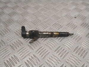  Fuel injector 