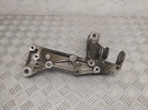 Volkswagen Touran I (2003–2010) Front subframe bracket 1K0199296F - 2