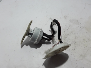 BMW 6 SERIES F12 (2010–2017) Kütusepump paagis 7217062 - 3