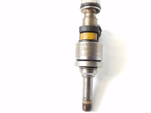  Fuel injector 