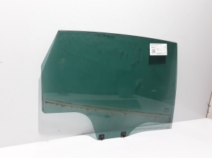 Aizmugurējo sānu durvju stikls - 823000924R