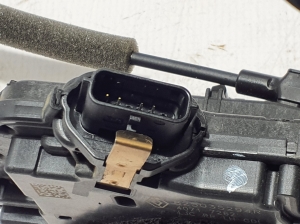 RENAULT Arkana (2019–2026) Rear side door lock 825035294R - 3