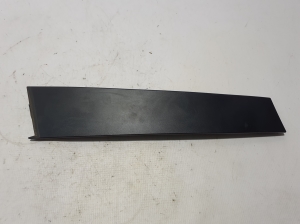 Esiukse klaasi välimine liist - 802858584R