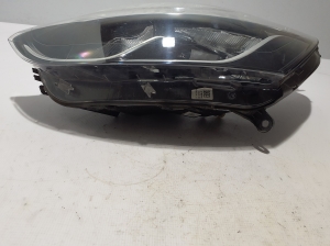 RENAULT Clio IV (2012–2019) Headlight 260608367R - 2